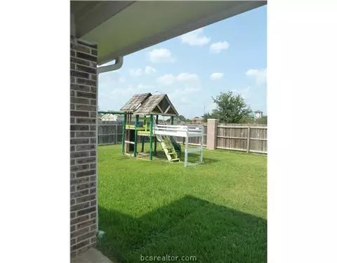 4909 Park Hampton, Bryan, TX 77802 photo 3