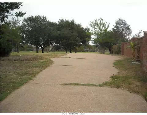 3012 Broadmoor, Bryan, TX 77802 photo 2