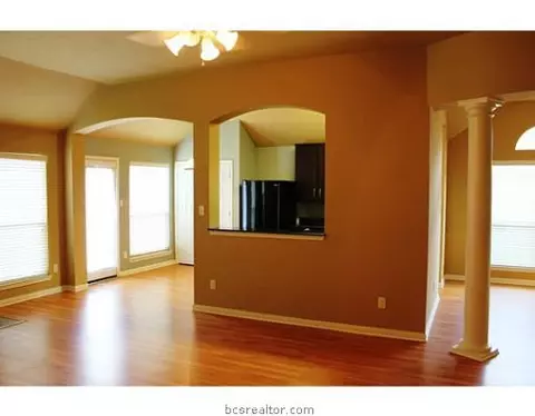 1702 Summerwood, Bryan, TX 77807 photo 4