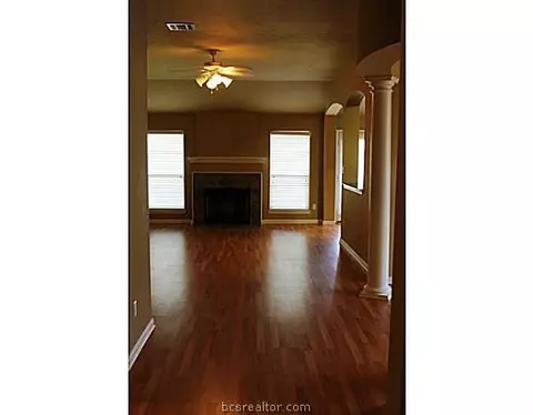 1702 Summerwood, Bryan, TX 77807 photo 2
