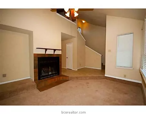 901 Navidad St, Bryan, TX 77801 photo 3