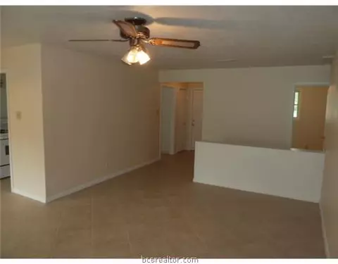 401 Gilbert St, Bryan, TX 77801 photo 5