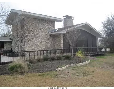 2701 Burton Dr, Bryan, TX 77802 photo 2