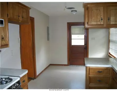 1104 Ettle St, Bryan, TX 77803 photo 8