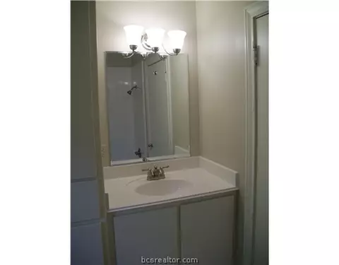 1104 Ettle St, Bryan, TX 77803 photo 6