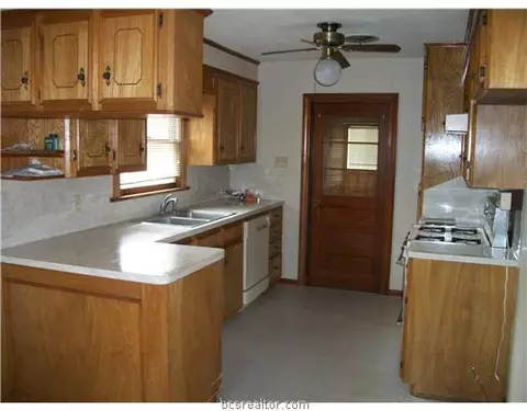 1104 Ettle St, Bryan, TX 77803 photo 7