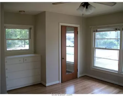 1104 Ettle St, Bryan, TX 77803 photo 3
