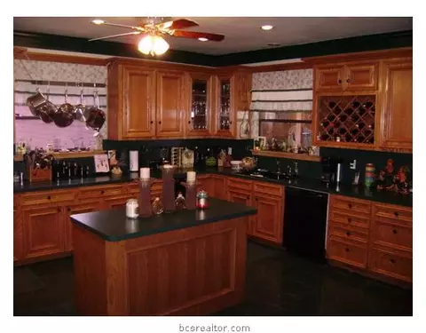 38820 Wiggins, Hempstead, TX 77445 photo 2