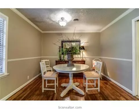 601 Esther, Bryan, TX 77802 photo 5