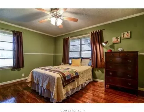 601 Esther, Bryan, TX 77802 photo 10