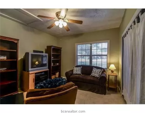 601 Esther, Bryan, TX 77802 photo 9