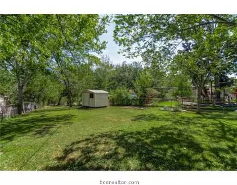 601 Esther, Bryan, TX 77802 photo 14