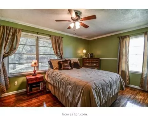 601 Esther, Bryan, TX 77802 photo 12
