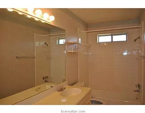3805 Chaucer Ct, Bryan, TX 77802 photo 14