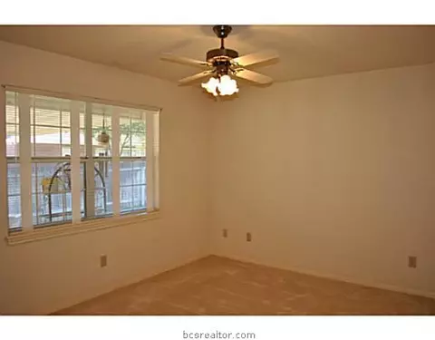 3805 Chaucer Ct, Bryan, TX 77802 photo 13