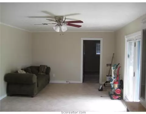 2308 Barak, Bryan, TX 77802 photo 5