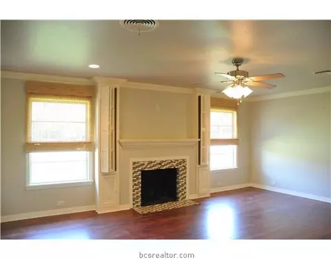 311 Brookside Dr, Bryan, TX 77801 photo 5