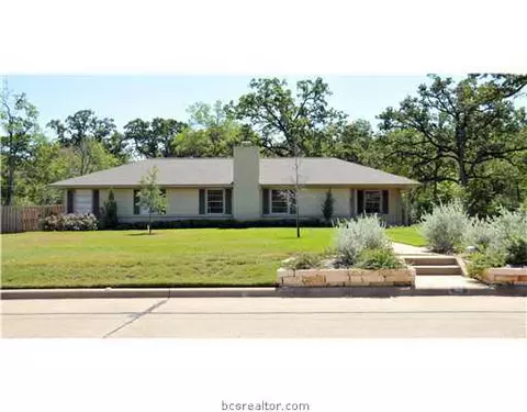 311 Brookside Dr, Bryan, TX 77801 photo 2