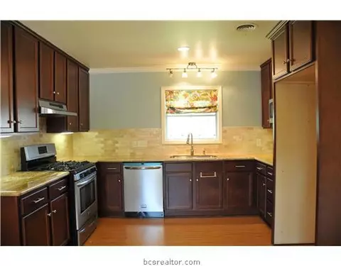 311 Brookside Dr, Bryan, TX 77801 photo 11