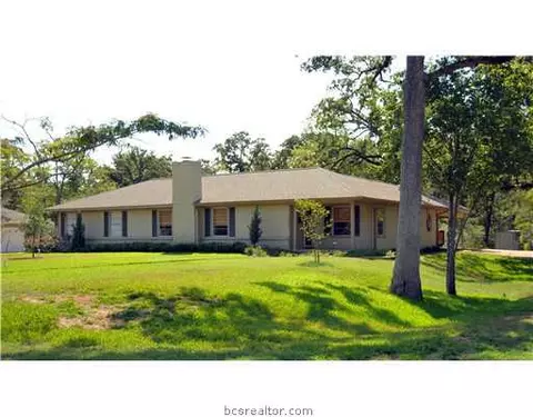 311 Brookside Dr, Bryan, TX 77801 photo 1