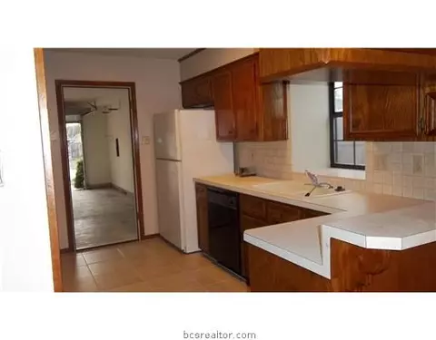 5604 Middlebury Dr, Bryan, TX 77802 photo 5