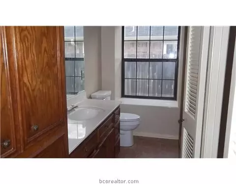 5604 Middlebury Dr, Bryan, TX 77802 photo 9