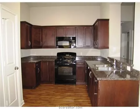 2024 Positano, Bryan, TX 77808 photo 4