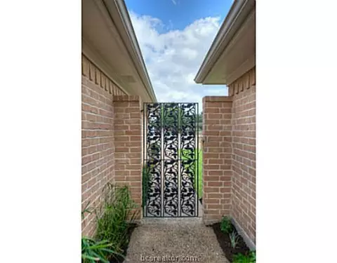 700 Chevy Chase, Bryan, TX 77802 photo 3