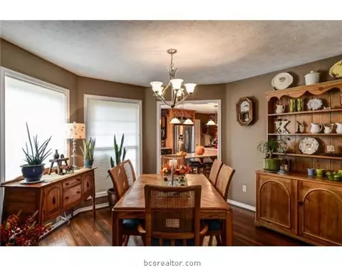 2908 Broadmoor Dr, Bryan, TX 77802 photo 7