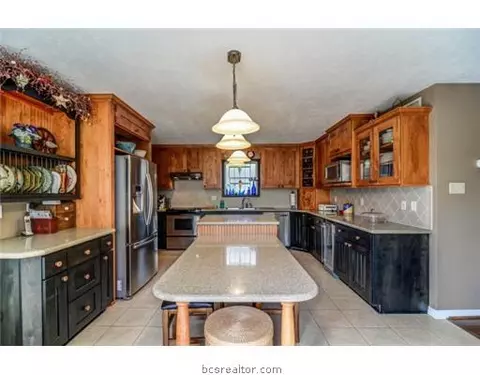2908 Broadmoor Dr, Bryan, TX 77802 photo 9