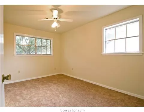 1109 Esther Blvd, Bryan, TX 77802 photo 15