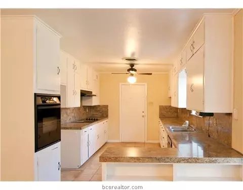 1109 Esther Blvd, Bryan, TX 77802 photo 7