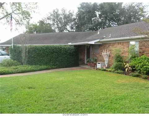 4002 Stillmeadow Dr, Bryan, TX 77802 photo 9