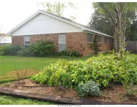 4002 Stillmeadow Dr, Bryan, TX 77802 photo 8