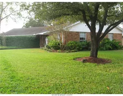 4002 Stillmeadow Dr, Bryan, TX 77802 photo 1