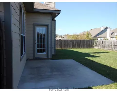 1704 Summerwood, Bryan, TX 77802 photo 5