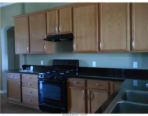 1704 Summerwood, Bryan, TX 77802 photo 10