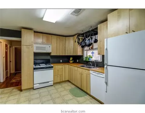 313 Laurel St, Bryan, TX 77801 photo 4
