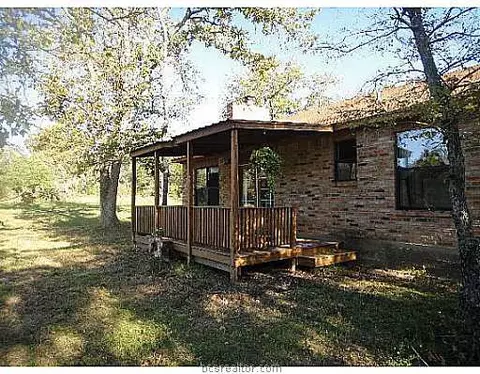 4920 Burt Rd, Bryan, TX 77807 photo 2