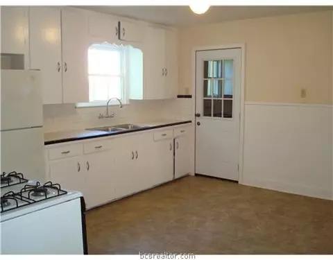 204 Bizzell, Bryan, TX 77802 photo 5