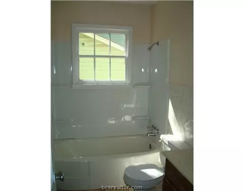 204 Bizzell, Bryan, TX 77802 photo 6