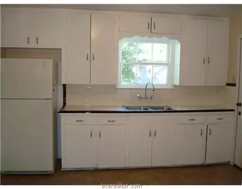 204 Bizzell, Bryan, TX 77802 photo 4