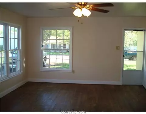 204 Bizzell, Bryan, TX 77802 photo 2