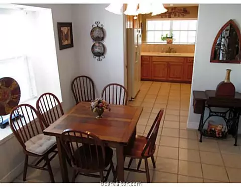 15723 Pine Tree Rd, Bryan, TX 77808 photo 5