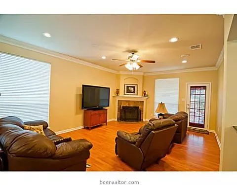 3702 Williams Trace Dr, Bryan, TX 77808 photo 3