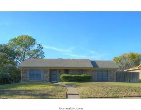 802 Matous Dr, Bryan, TX 77802 photo 1