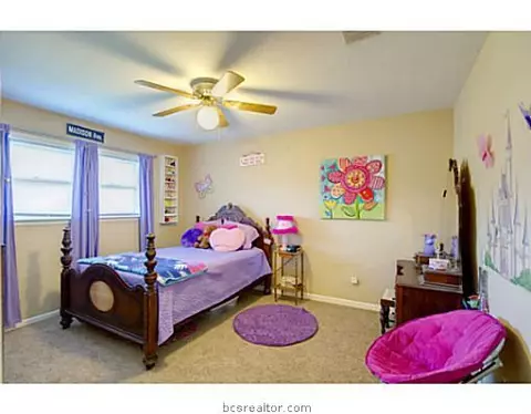 802 Matous Dr, Bryan, TX 77802 photo 9