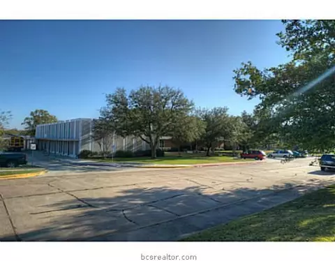 802 Matous Dr, Bryan, TX 77802 photo 12