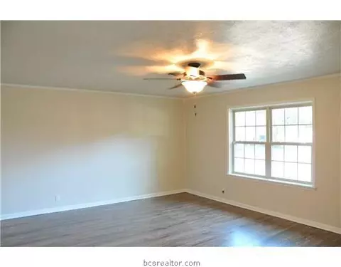 1928 Wayside Dr, Bryan, TX 77802 photo 7