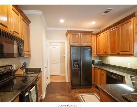 5715 Easterling, Bryan, TX 77808 photo 9